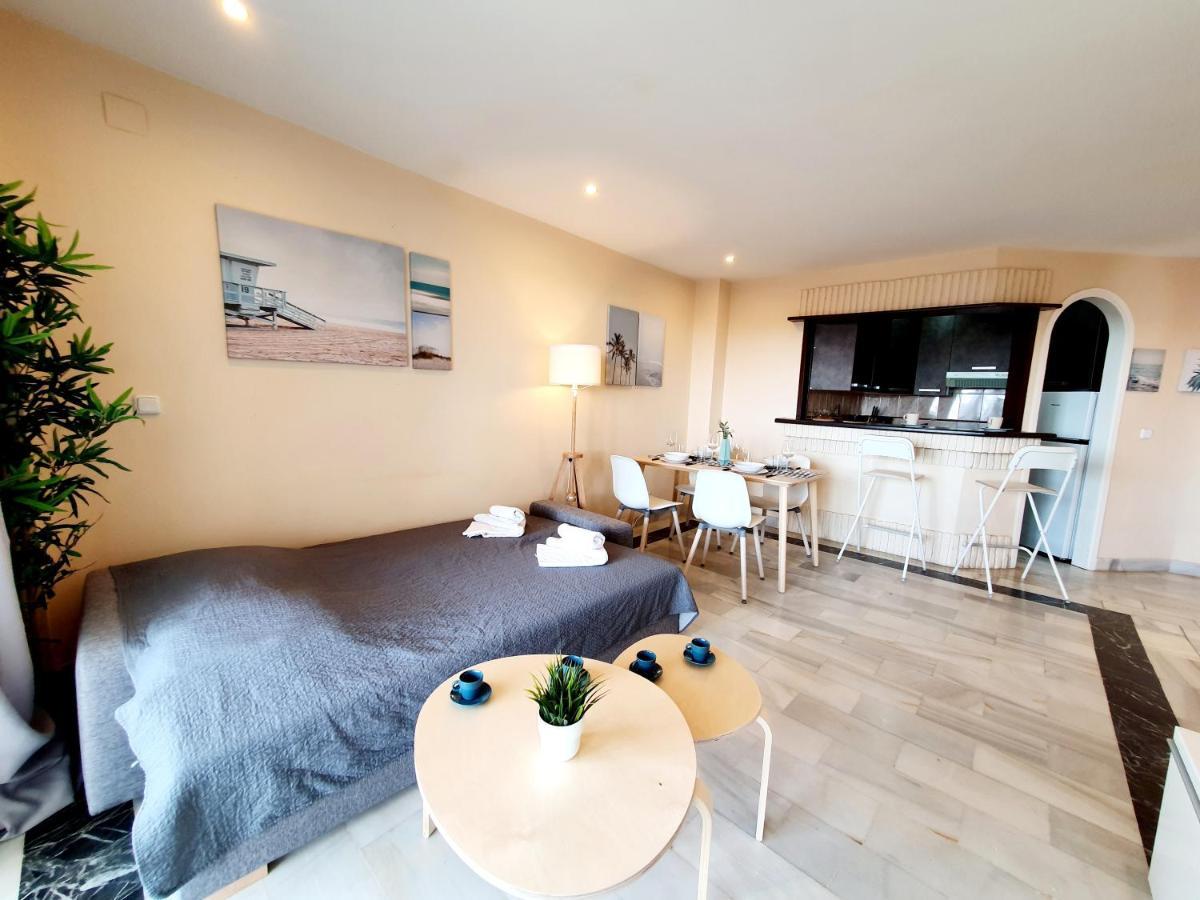 Cozy Apartment On The Beach Sitio de Calahonda Exterior foto